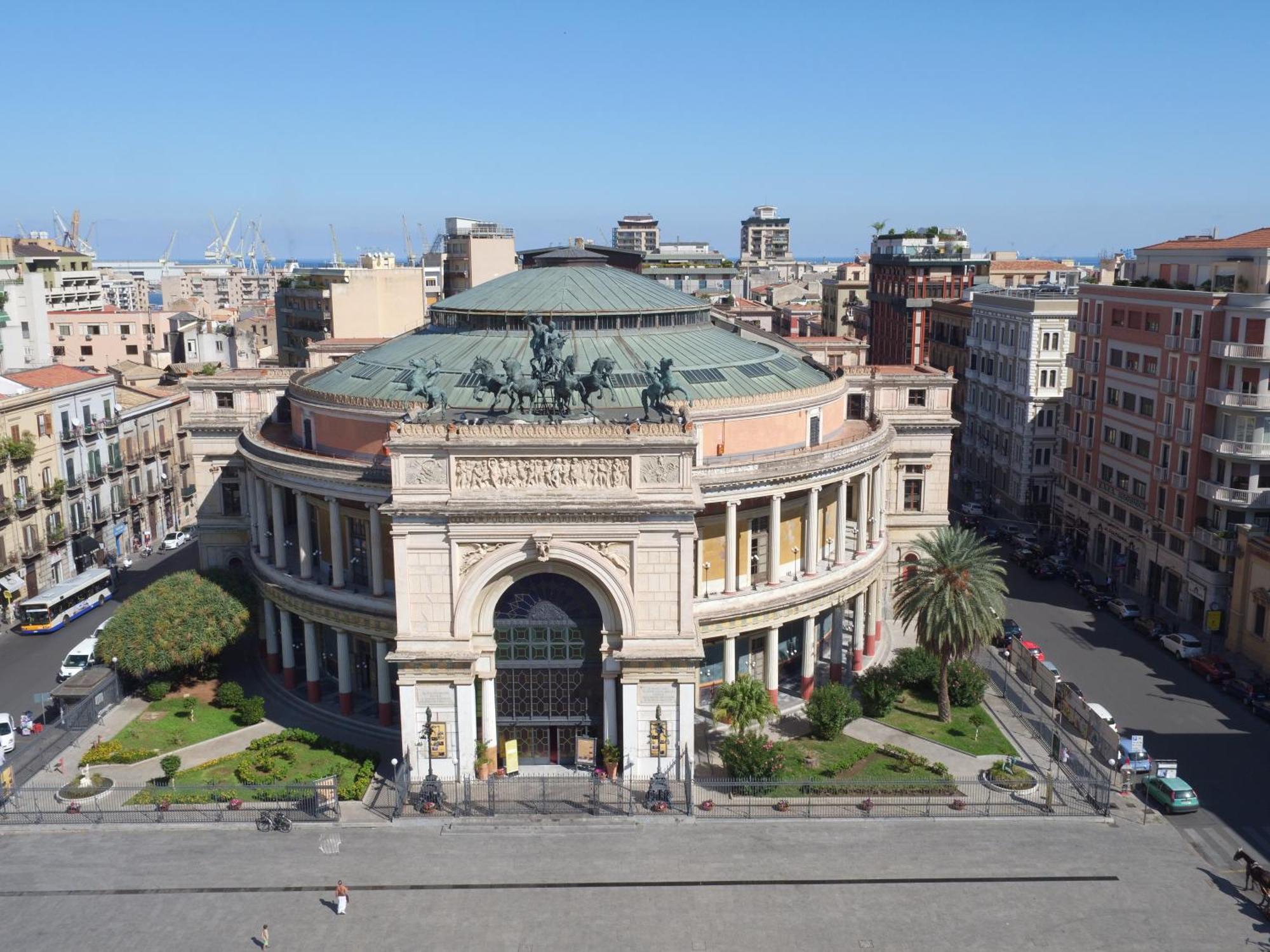 Amorgiu Luxury Suites Palermo Exteriör bild