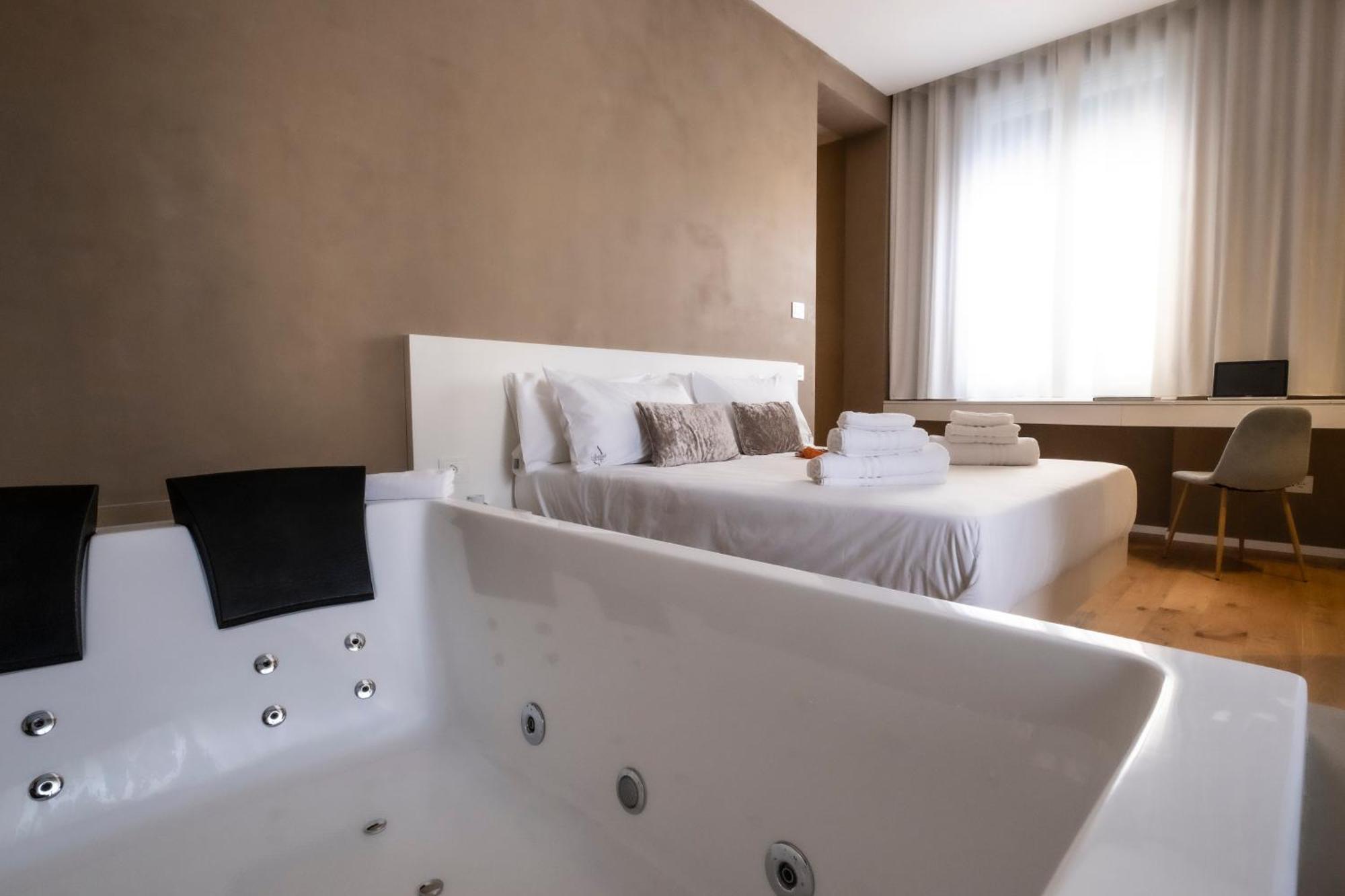 Amorgiu Luxury Suites Palermo Exteriör bild